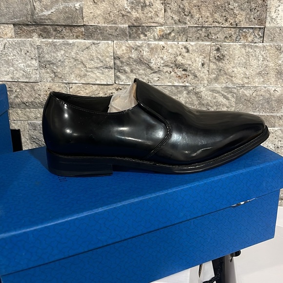 New - Picture 2 of 3